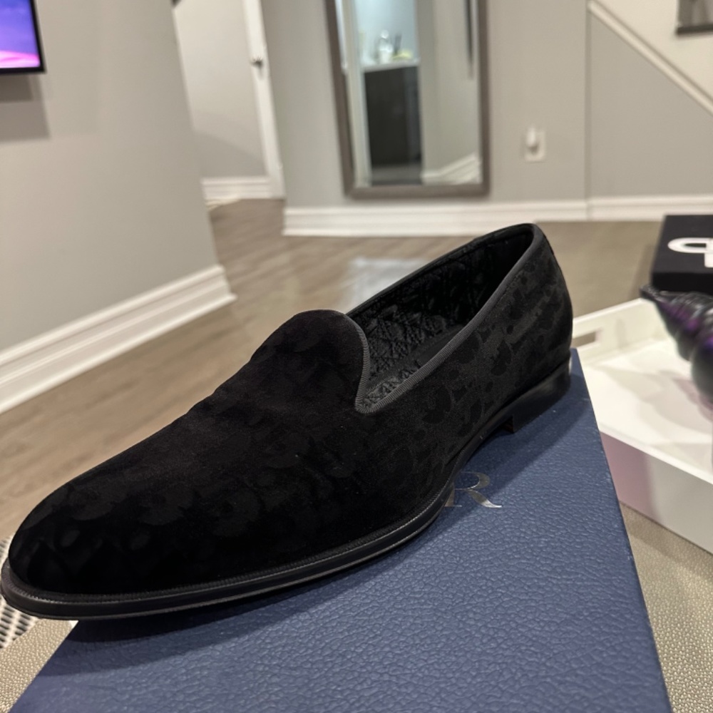 Shoes - Picture 2 of 7